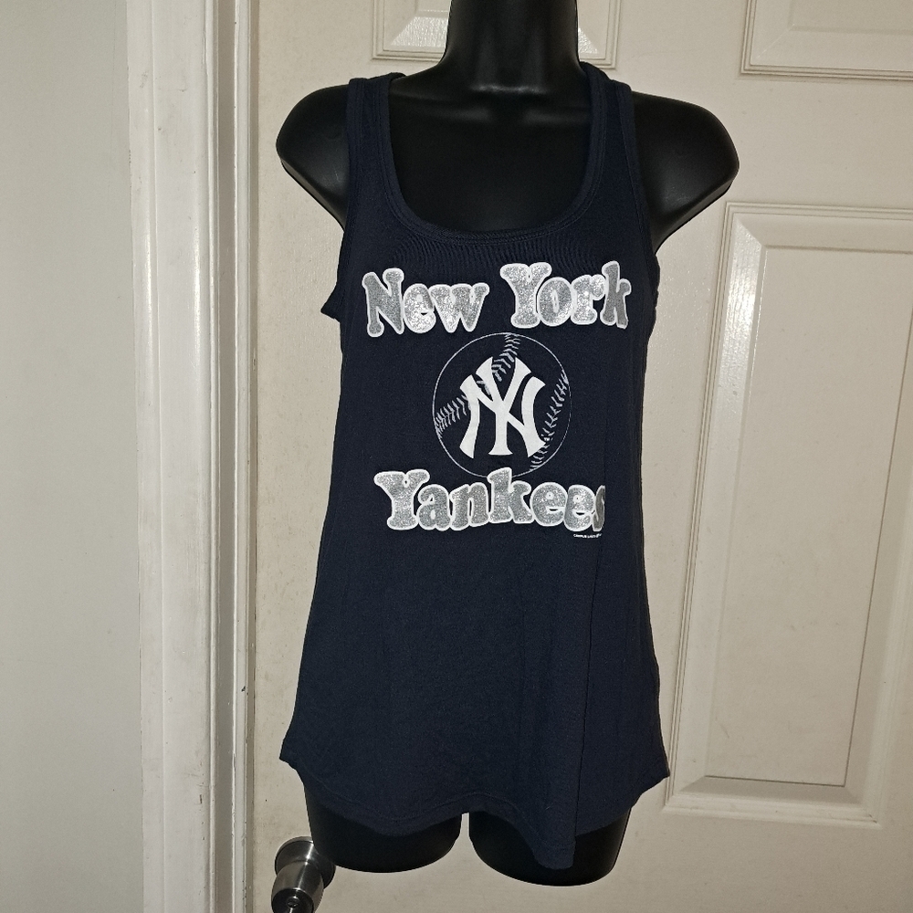 A-1 Genuine merchandise New York Yankees graphic tank top small